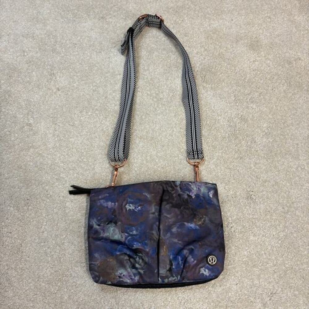 Lululemon Hip To Be Free Bag Print Black Mirage Convertible Adjustable